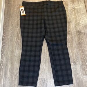 HILARY RADLEY • SZ. XXL